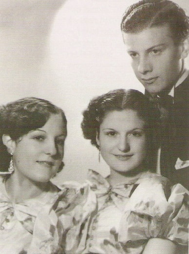 myrna mores